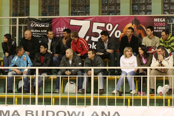 kry-cha-bus-samotnym-liderem-i-ligi-mos-13649