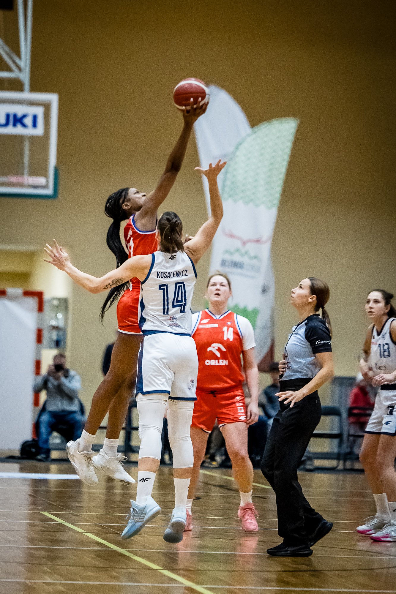 krakow-zdobywa-jelenia-gore-136744