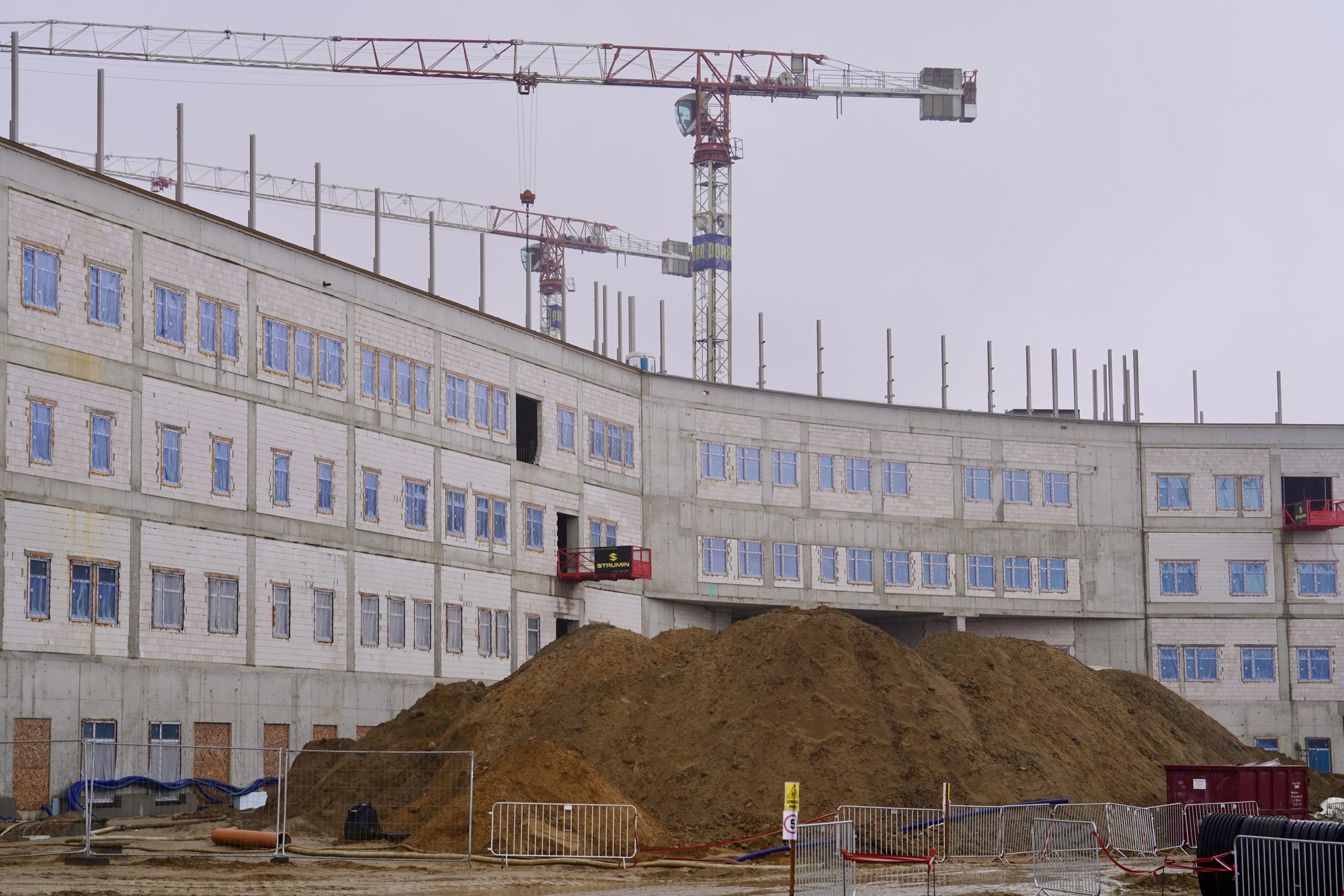 szpital-za-15-mld-z-rosnie-w-oczach-136757
