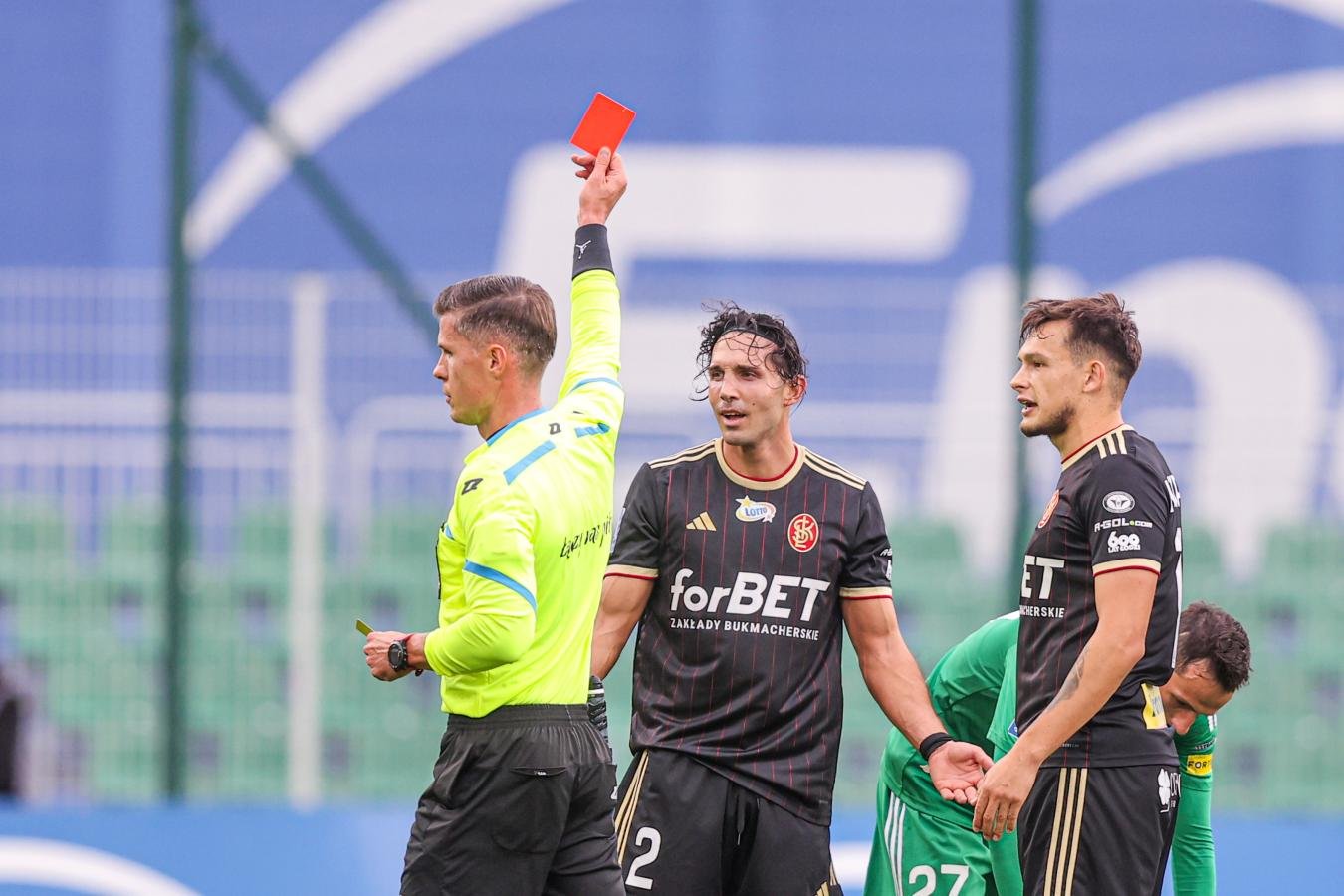 rewolucja-w-swiatowym-futbolu-co-sie-zmienia-w-przepisach-136808