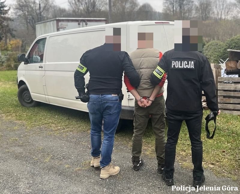 zatrzymanie-30latka-podejrzewanego-o-probe-zmuszenia-nieletniej-do-okreslonego-zachowania-136908