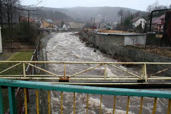 grzmotney-marcowe-pioruny-alarm-przeciwopowodziowy-13711