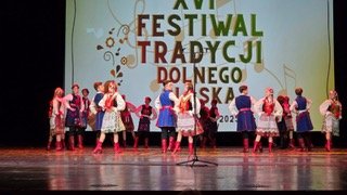 modzi-zatanczyli-w-operze-137143