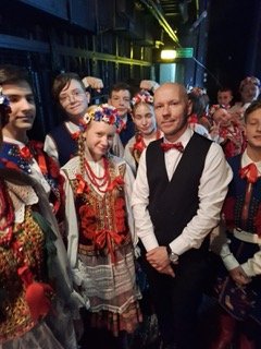 modzi-zatanczyli-w-operze-137143