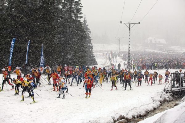 narciarze-walczyli-z-deszczem-i-wiatrem-13722