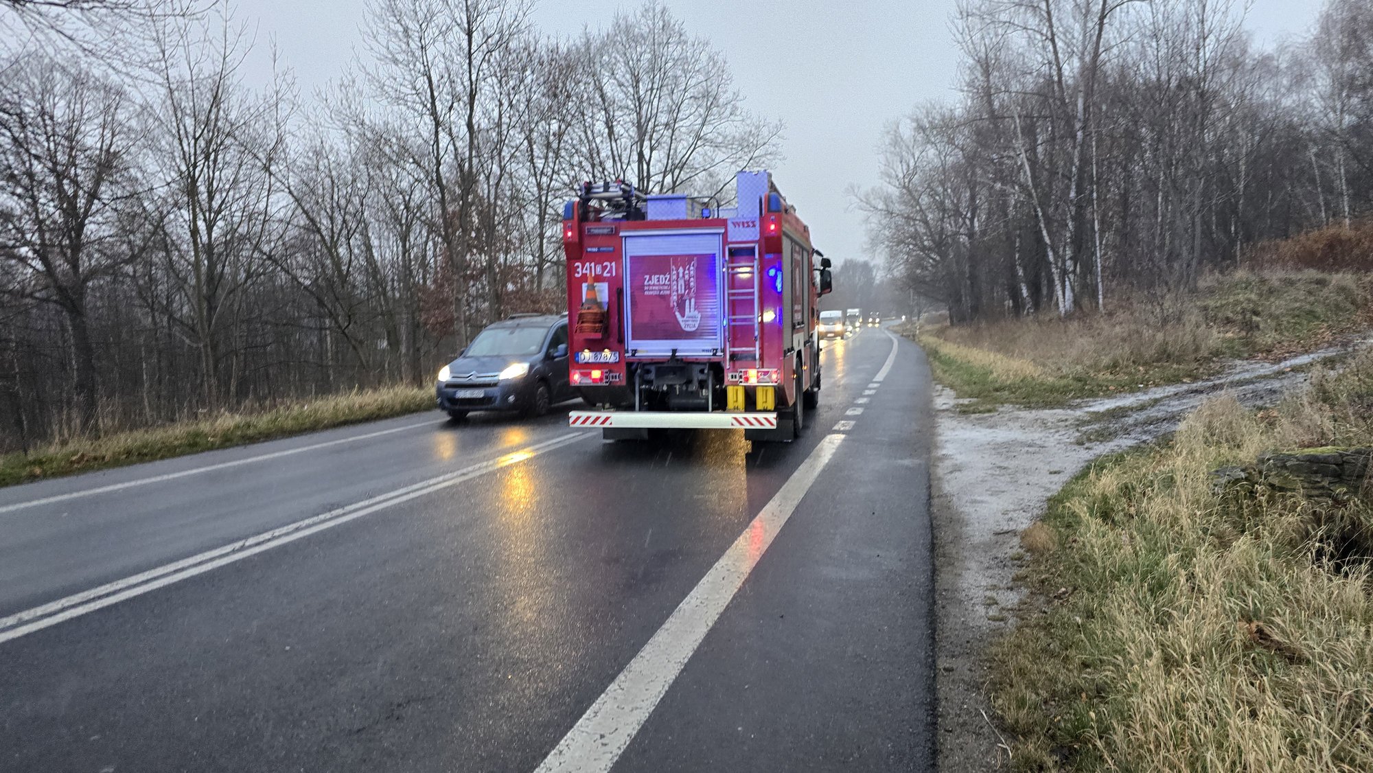 suzuki-wjecha-wprost-pod-passata-137272