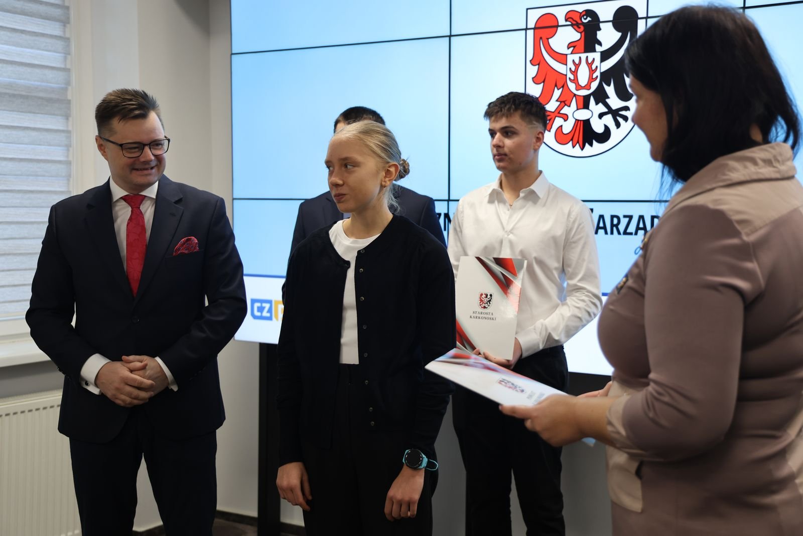 powiat-nagradza-najlepszych-uczniow-137335