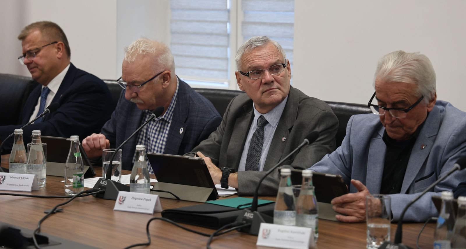 sesja-w-powiecie-nagrody-opaty-i-zmiany-w-budzecie-137357