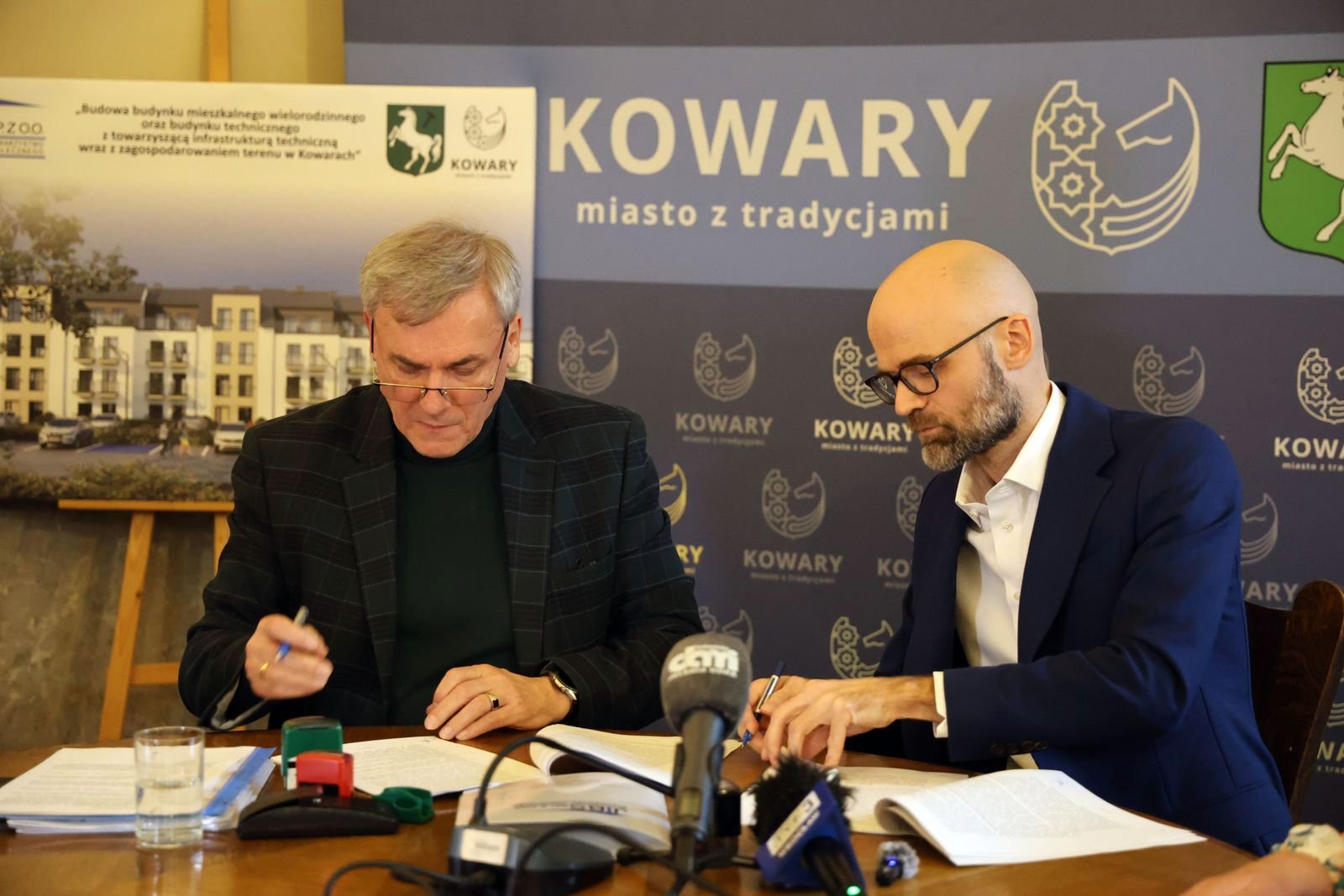 kowary-ruszaja-z-budowa-domu-komunalnego-137399