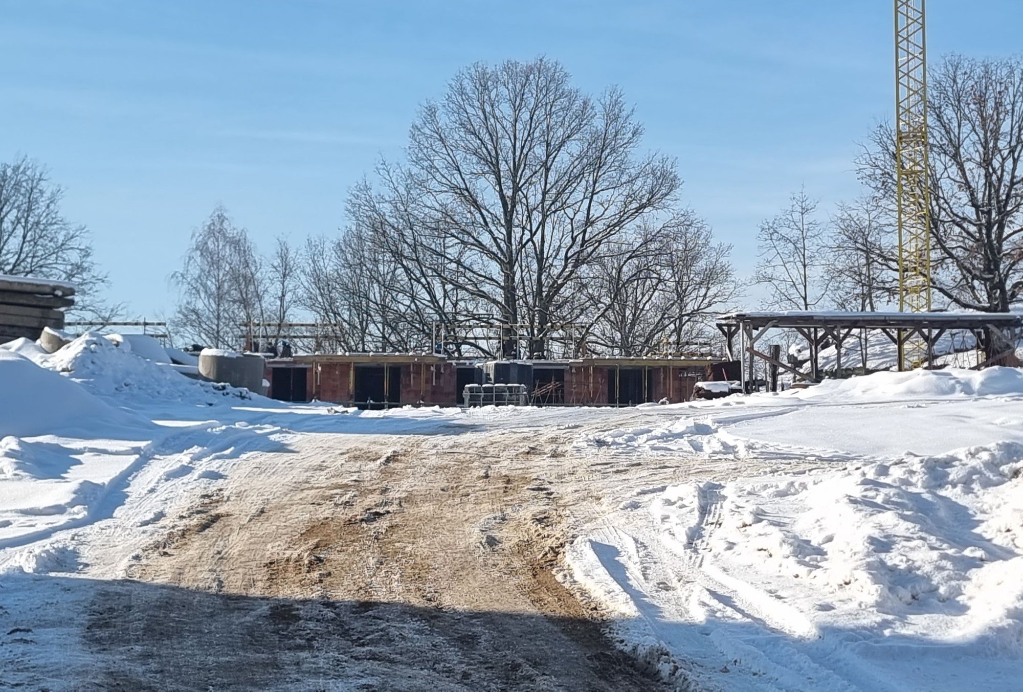 rosnie-nowy-blok-na-skakach-137417