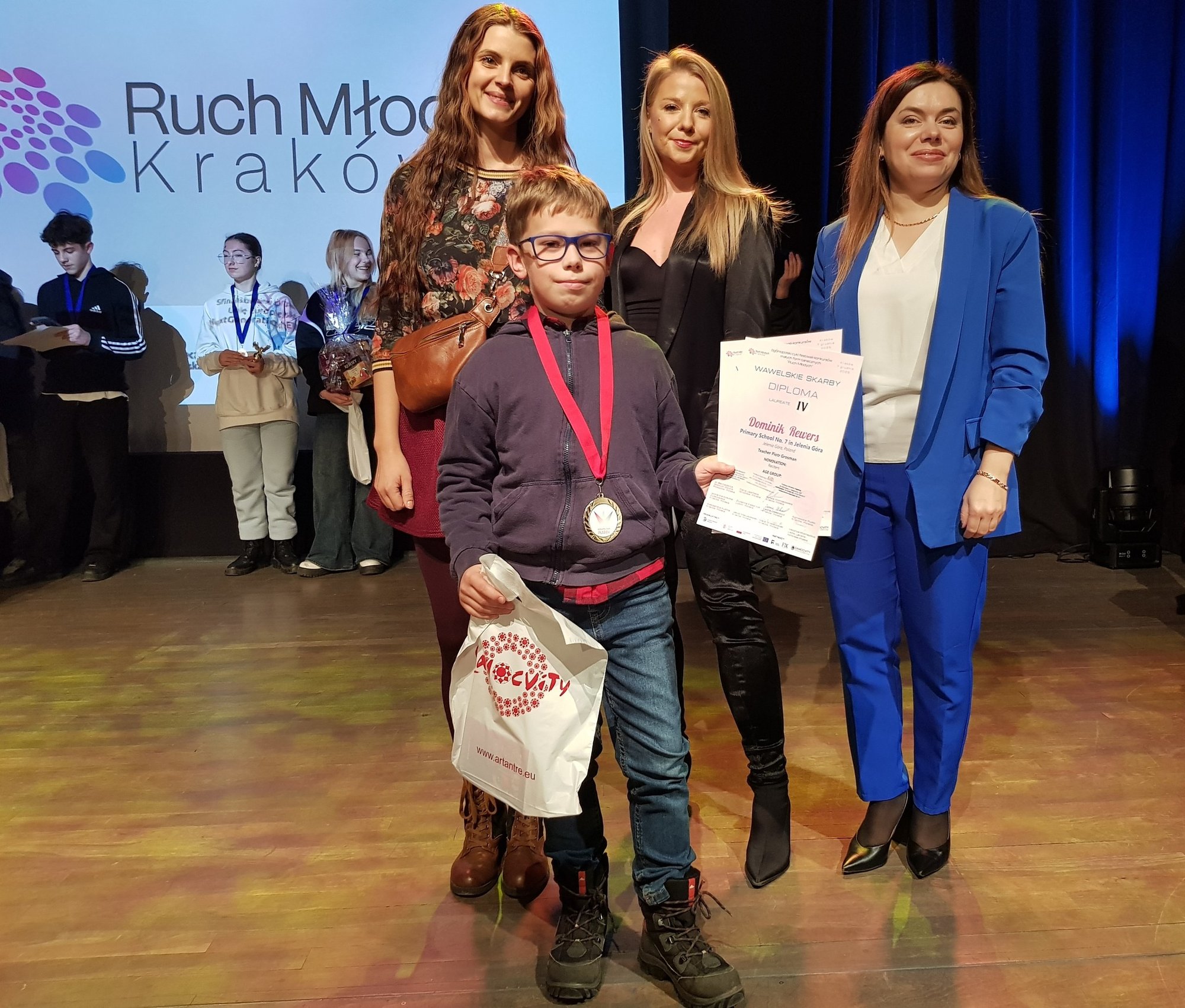 sukces-uczniow-siodemki-na-miedzynarodowym-festiwalu-w-krakowie-137582