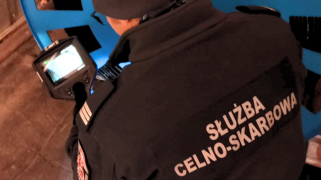 marihuana-ukryta-w-bebnie-z-kablem-137612