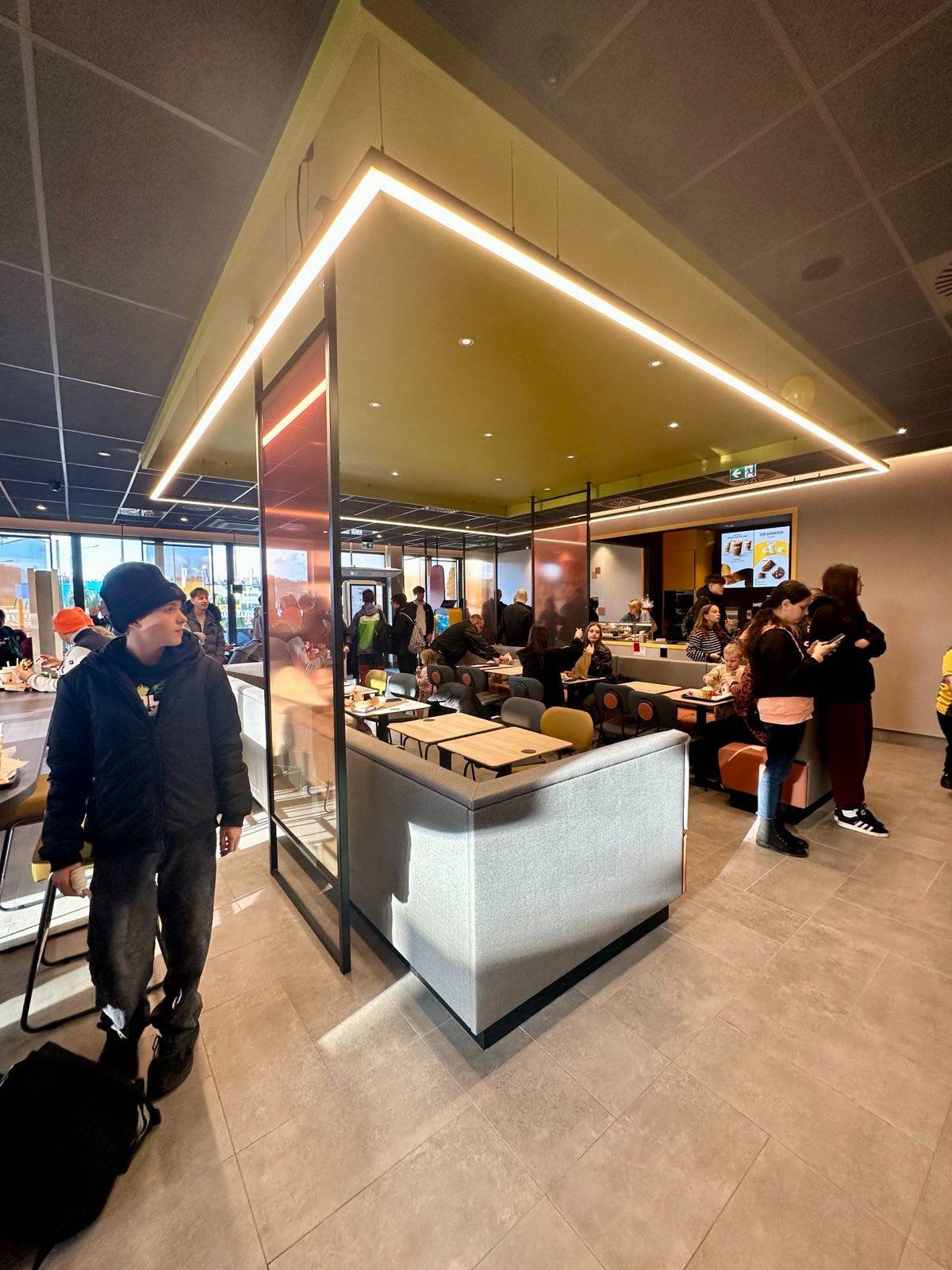 mcdonalds-w-jeleniej-gorze-ponownie-otwarty-137624