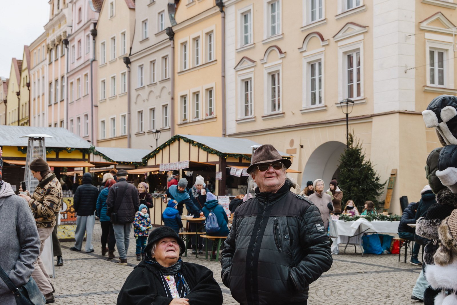 swiateczne-tumy-na-placu-ratuszowym-137669
