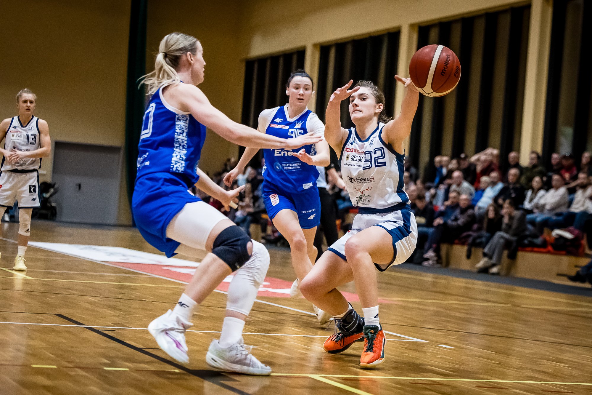 swietne-jastina-i-kinga-ale-na-poznan-to-za-mao-137854
