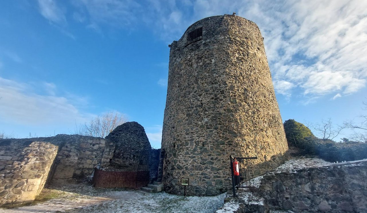 wlen-najstarszy-zamek-regionu-wciaz-czuwa-137944