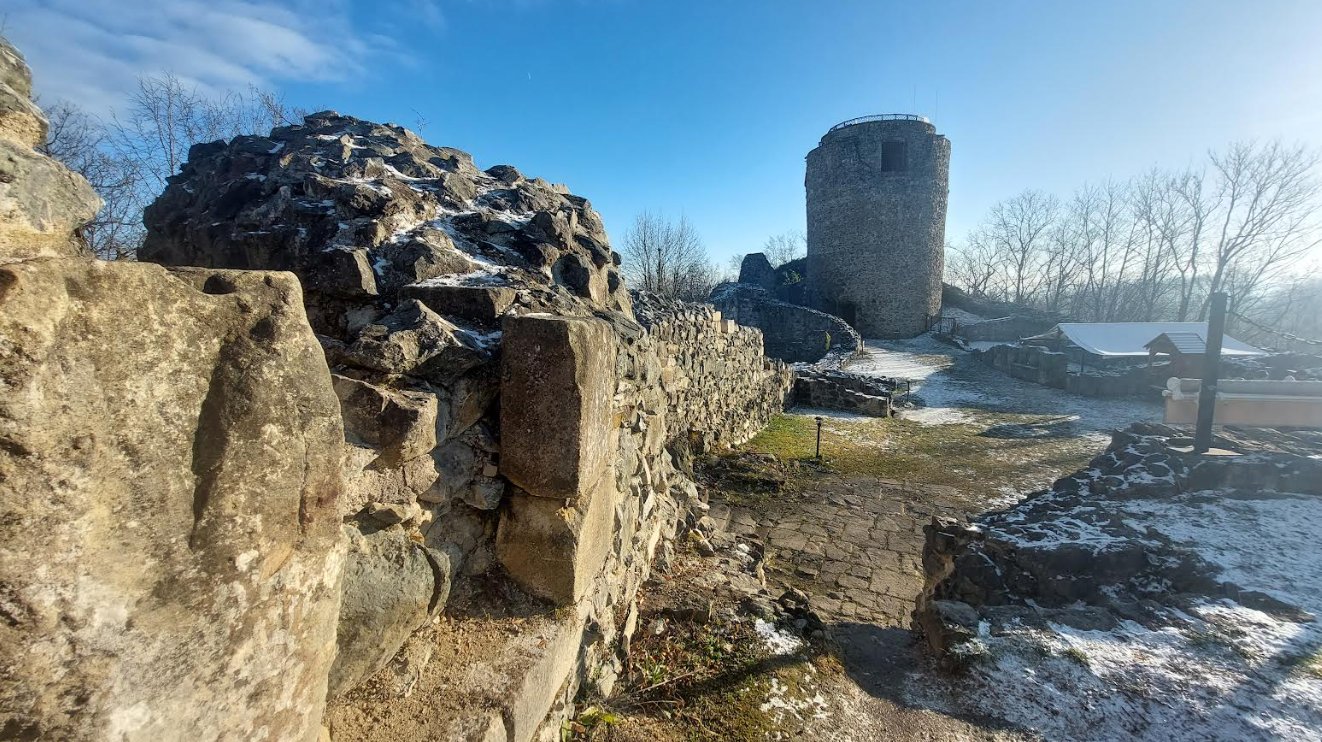 wlen-najstarszy-zamek-regionu-wciaz-czuwa-137944