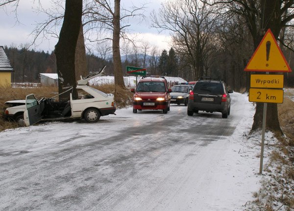 zima-wrocia-wypadek-pod-dziwiszowem-13847