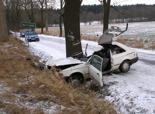 zima-wrocia-wypadek-pod-dziwiszowem-13847