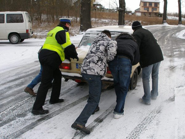zima-wrocia-wypadek-pod-dziwiszowem-13847