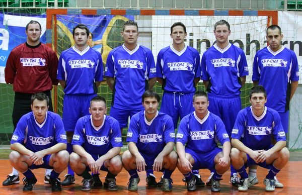Kry–Cha Bus z kompletem zwycięstw triumfowała w rozgrywkach ligi MOS w futsalu.