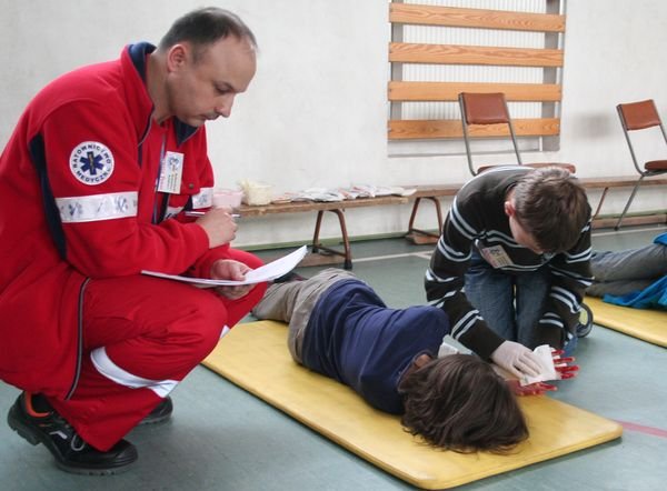 ratowali-rannych-kolegow-13984