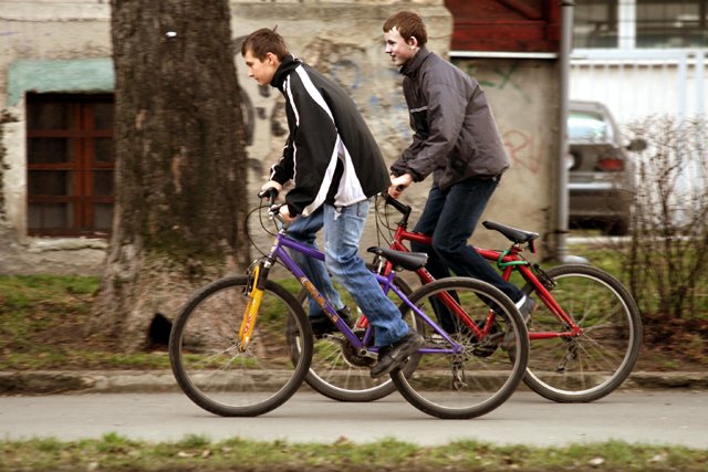 Dla rowerzystów w Jeleniej Górze najbezpieczniejsze są chodniki.
