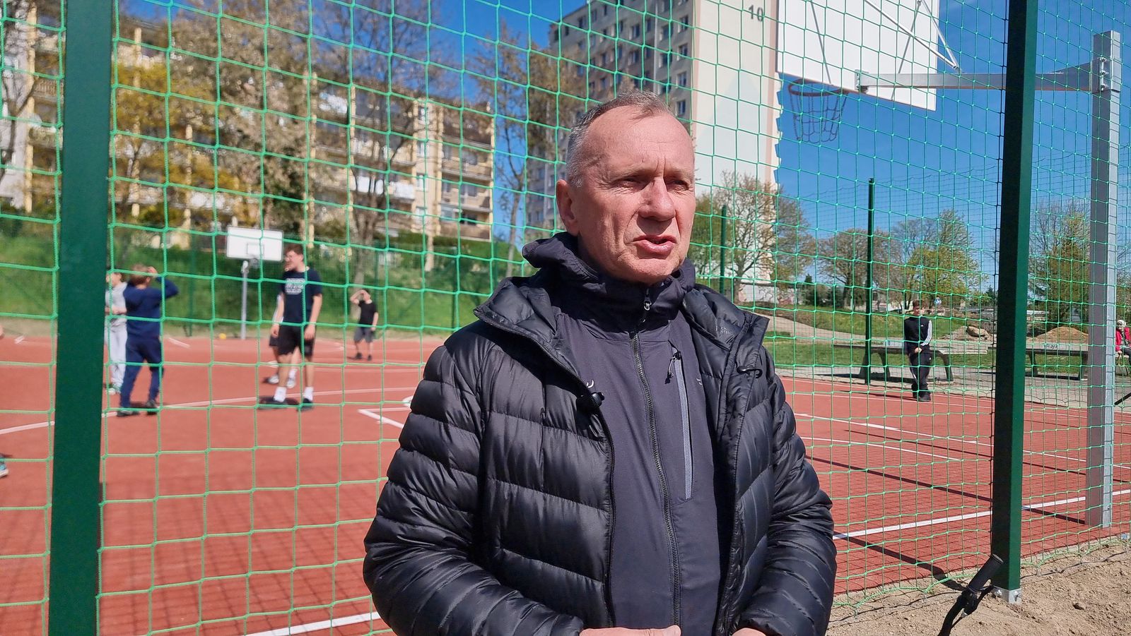 W Dołku już grają w kosza i siatkę