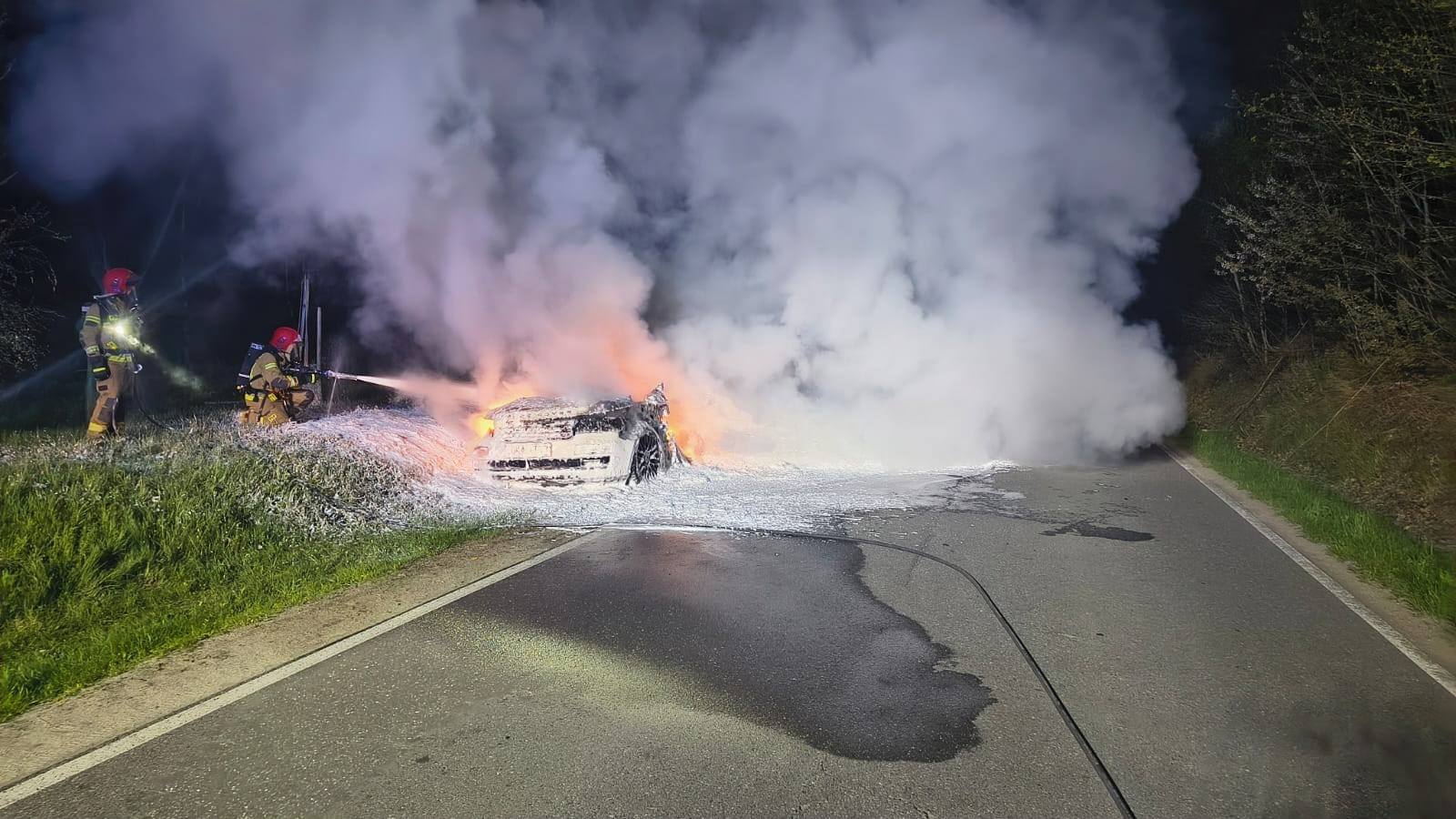 Range Rover stanął w płomieniach