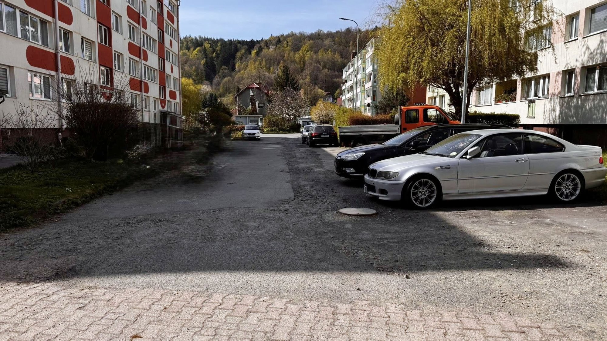 Osiedle Szkolne z nową drogą i parkingami