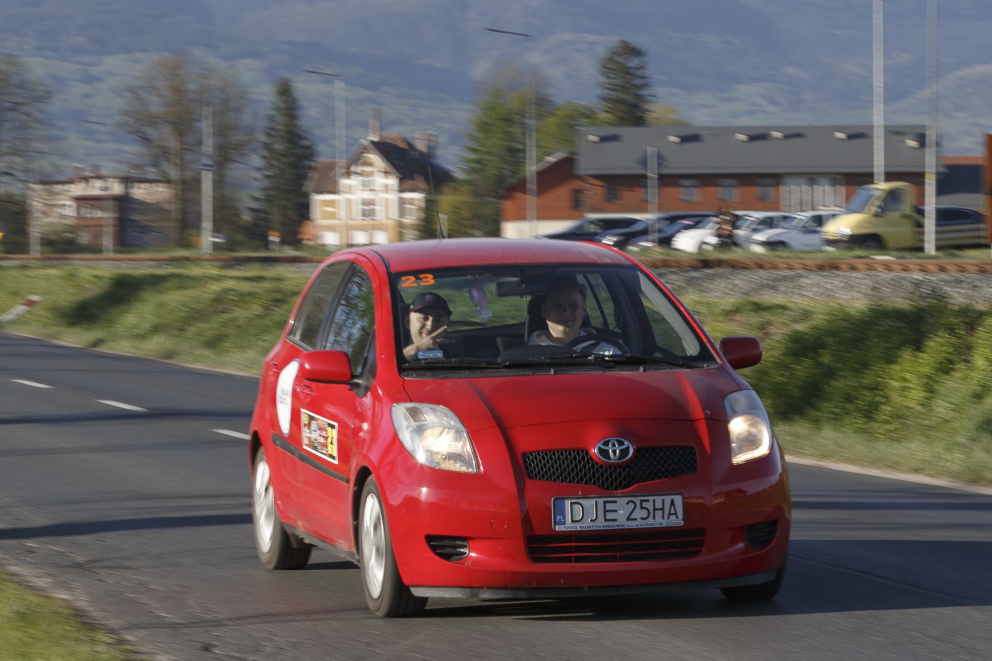 Rajdowy pisk opon i walka o sekundy