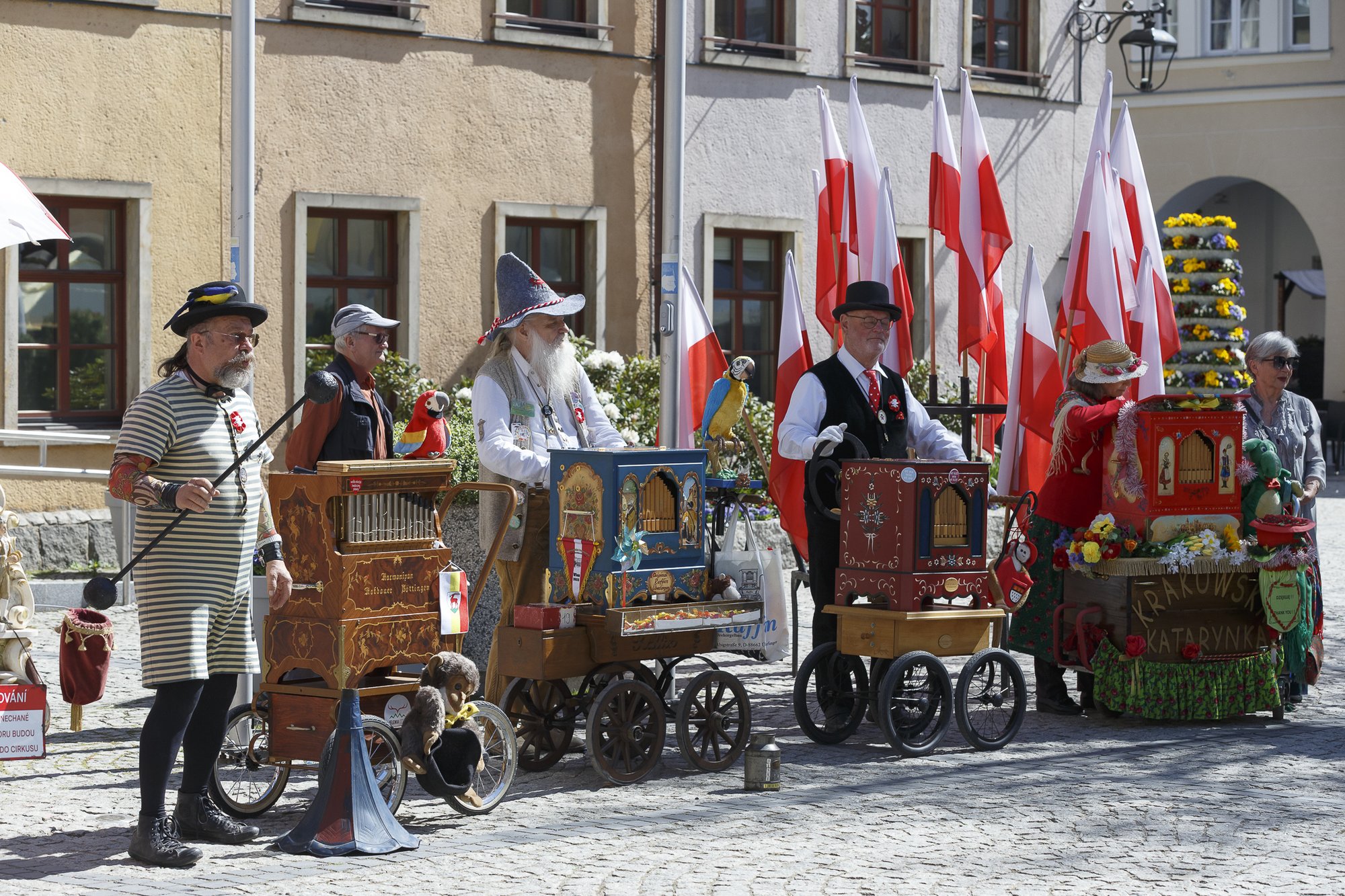 Biało–czerwony Plac Ratuszowy