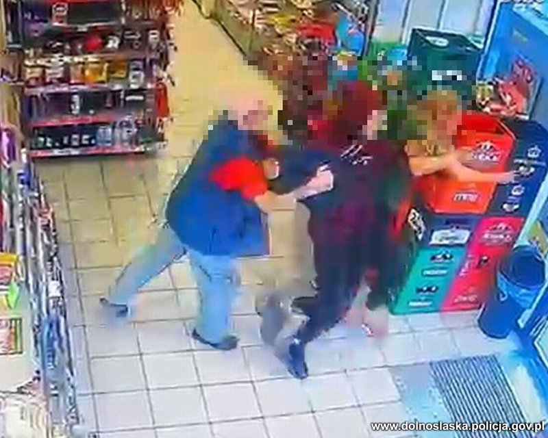 Naruszenie nietykalności i awantura o 40 batoników