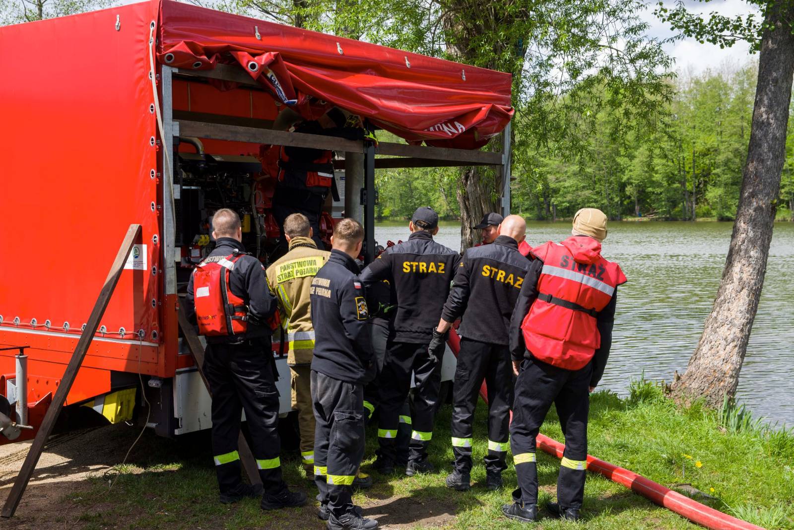 Wąż strażacki ma aż 3 kilometry długości!