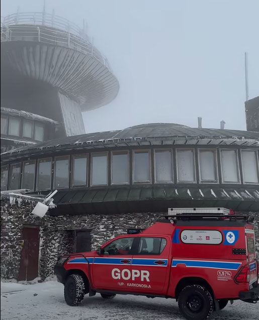 Na Śnieżce biało