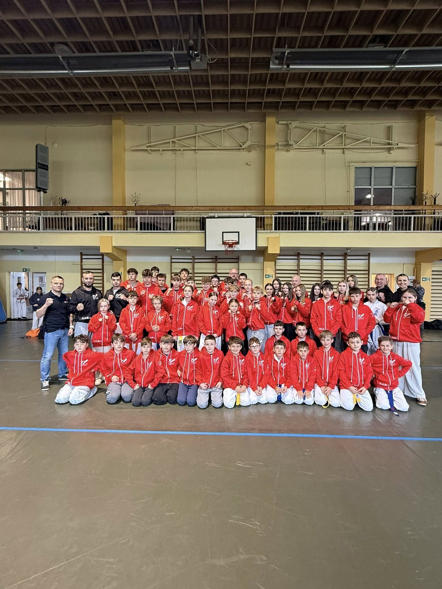 Ogromne puchary pojechały do Jeleniej Góry
