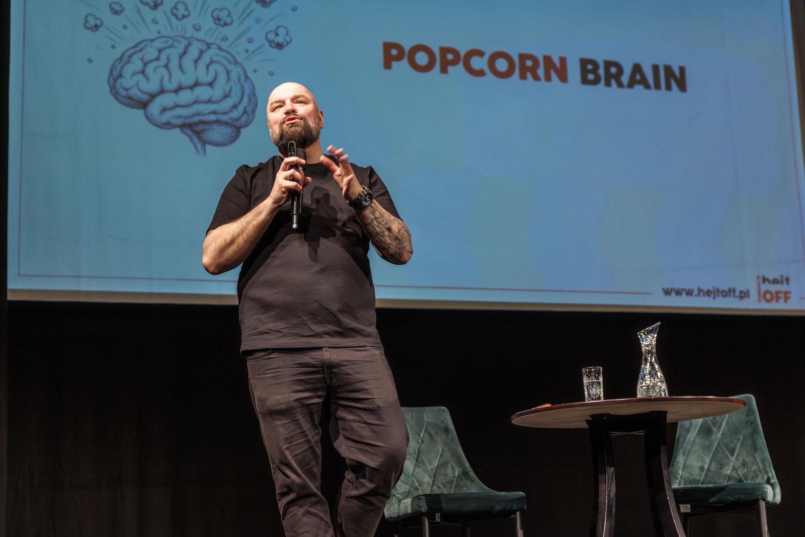 Wojna z pato–influencerami w Jeleniej Górze
