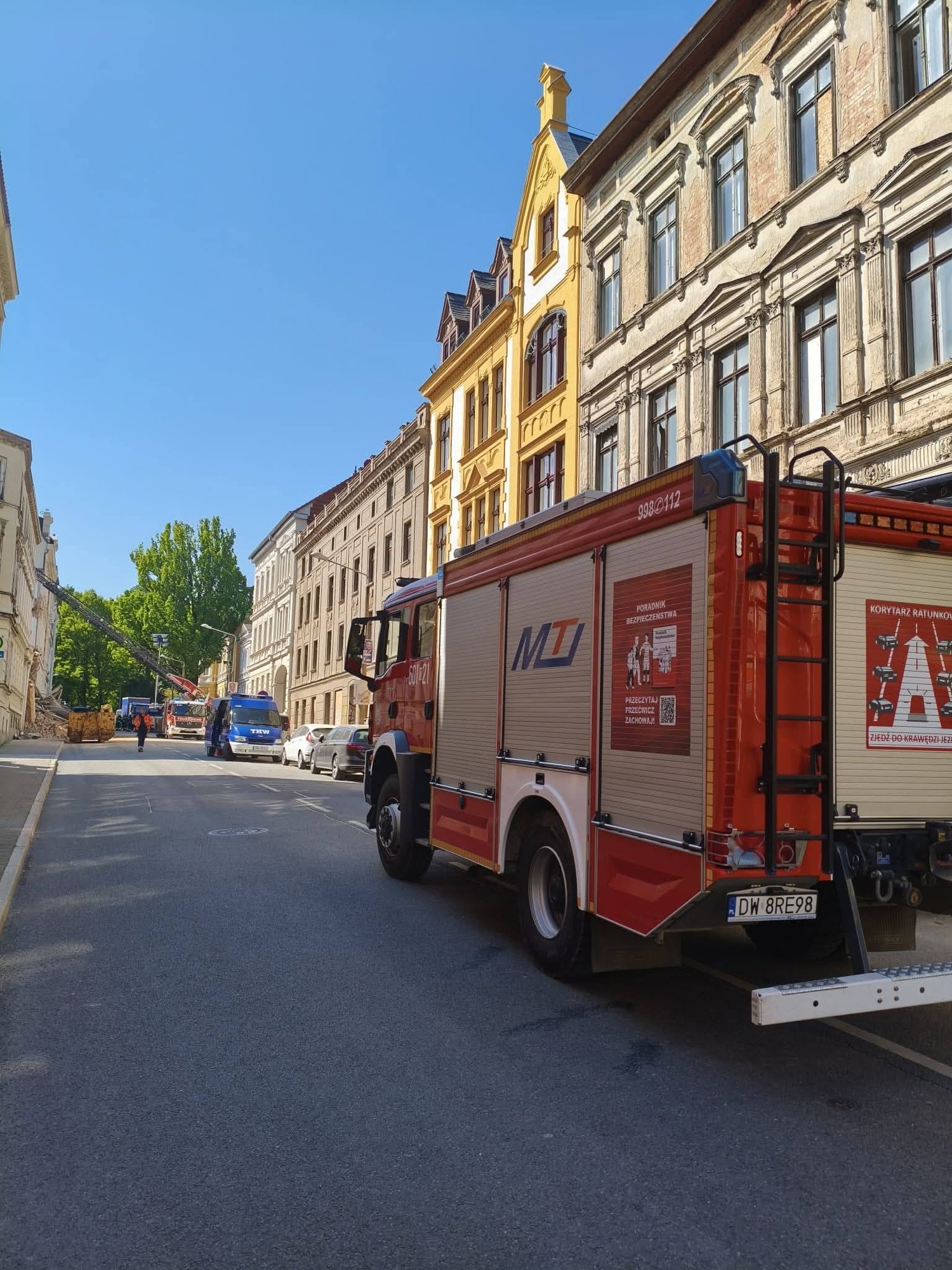 Wciąż szukają zaginionych. Polacy wspierają działania przy katastrofie!