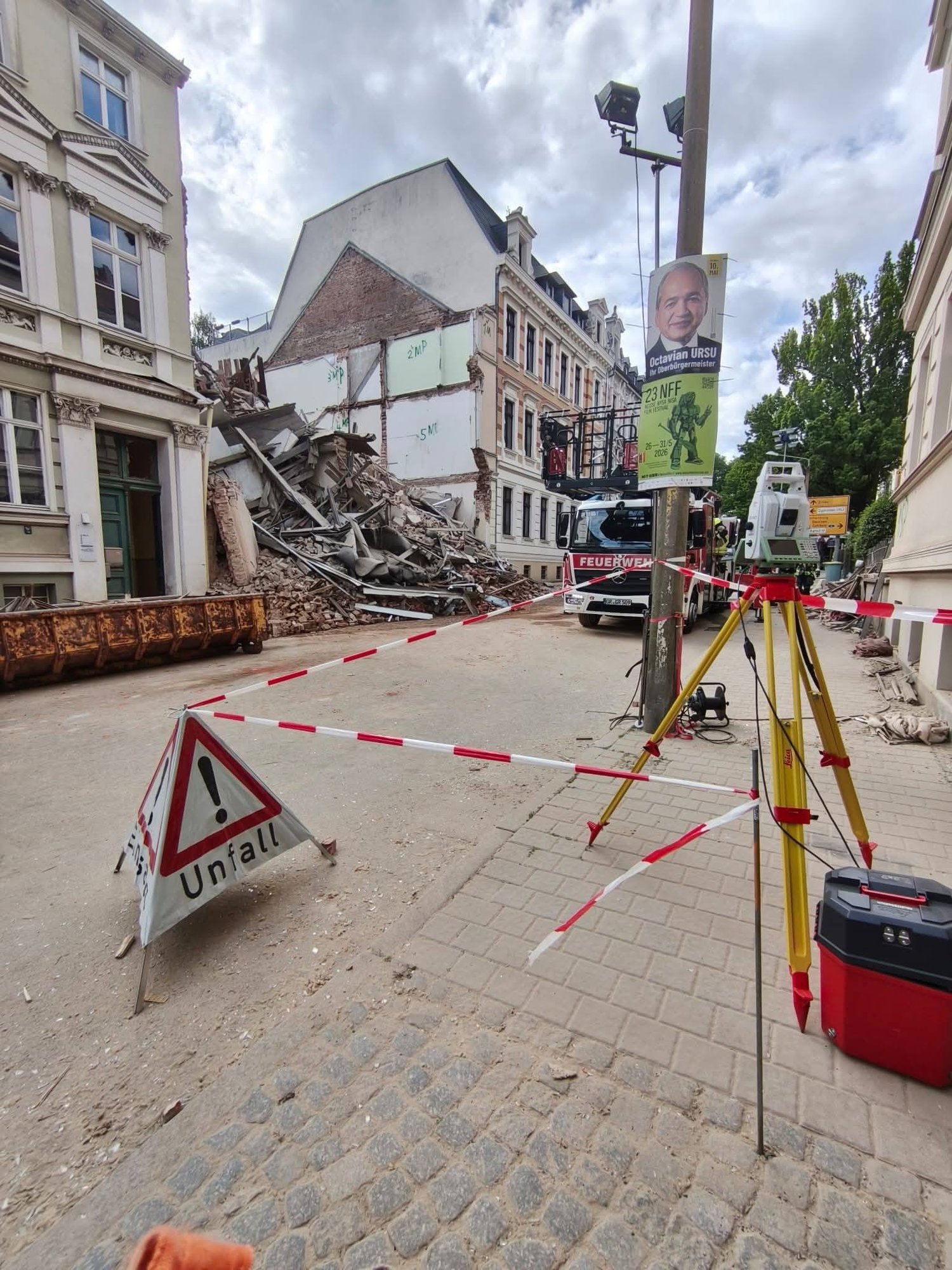 Wciąż szukają zaginionych. Polacy wspierają działania przy katastrofie!