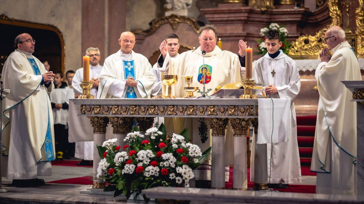 Mieszkańcy są za niedzielnymi mszami raz w miesiącu