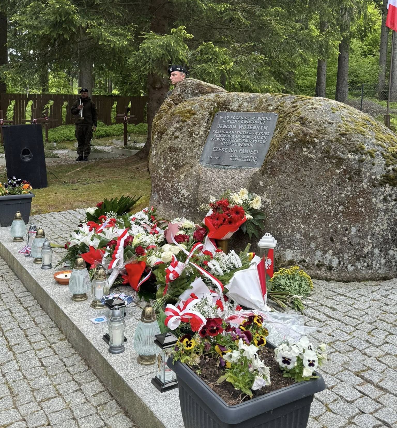 Borowice: pamięć o jeńcach i ofiarach wojny