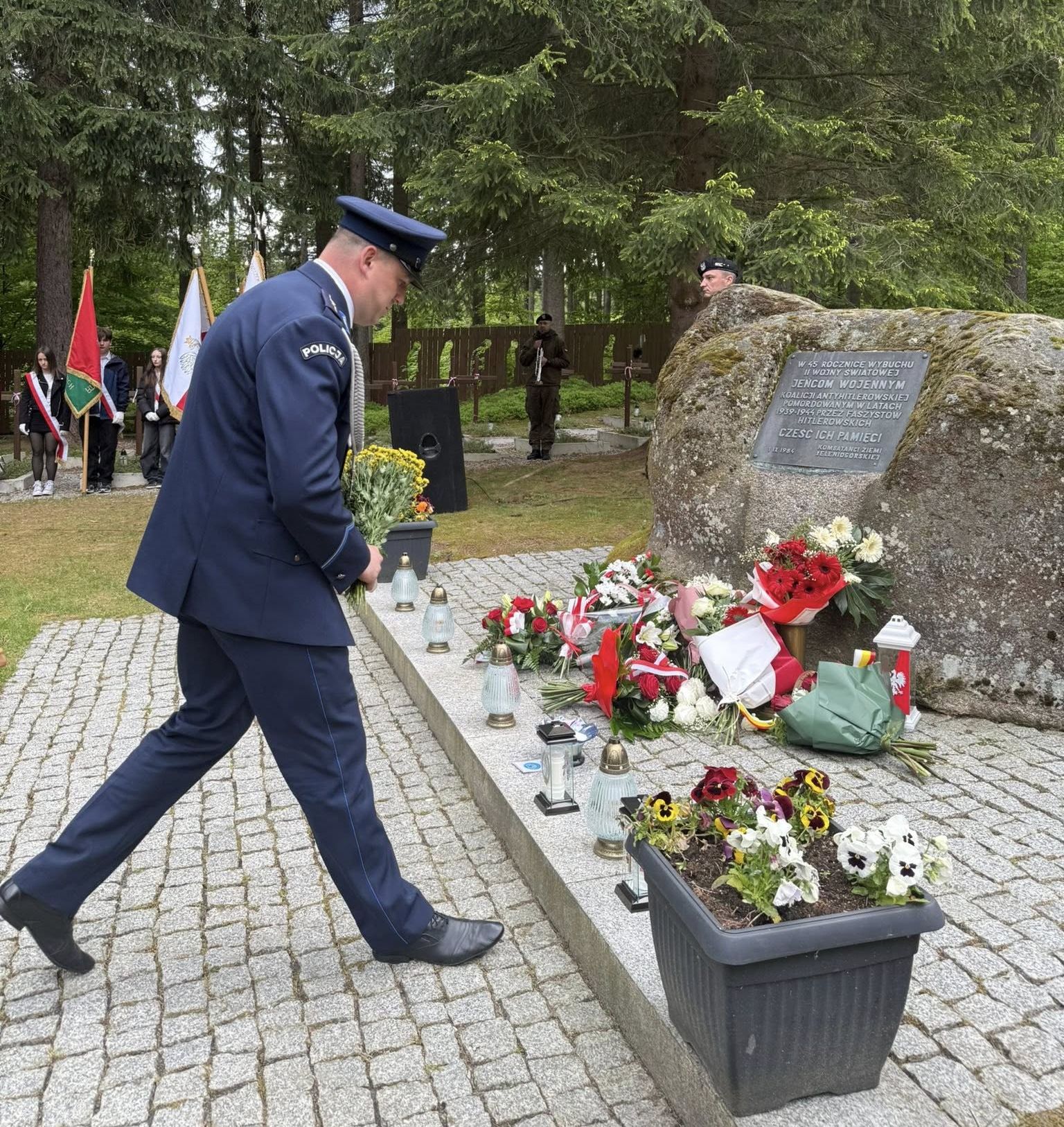 Borowice: pamięć o jeńcach i ofiarach wojny