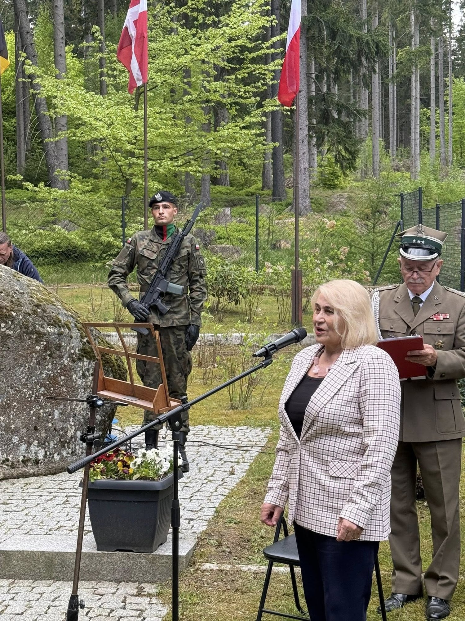 Borowice: pamięć o jeńcach i ofiarach wojny