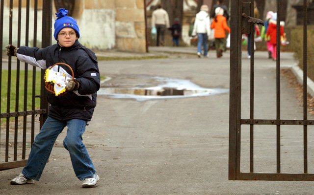 wielka-sobota-swiecilismy-pokarmy-14131
