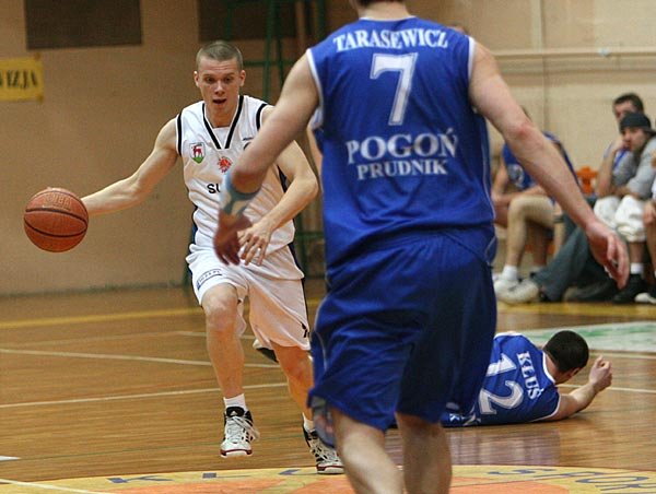 koszykarze-sudetow-zdeklasowali-rywala-na-starcie-play-off-o-i-lige-14214