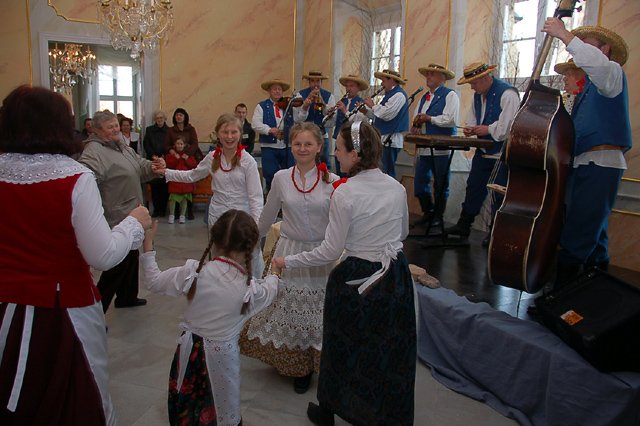 wielka-uczta-w-salach-paacu-14237