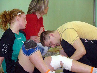 horror-z-happy-endem-przezyy-juniorki-modsze-finepharmu-14432