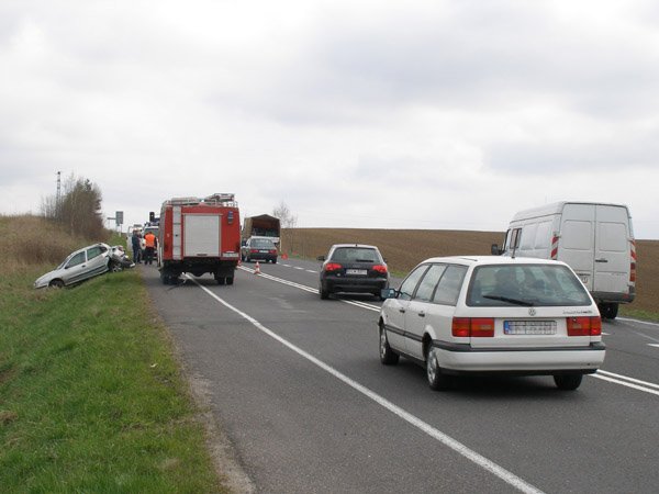 wypadek-przed-barcinkiem-sa-ranni-14545