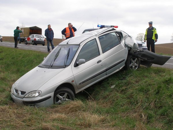 wypadek-przed-barcinkiem-sa-ranni-14545