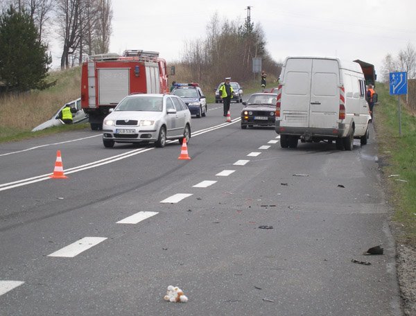 wypadek-przed-barcinkiem-sa-ranni-14545
